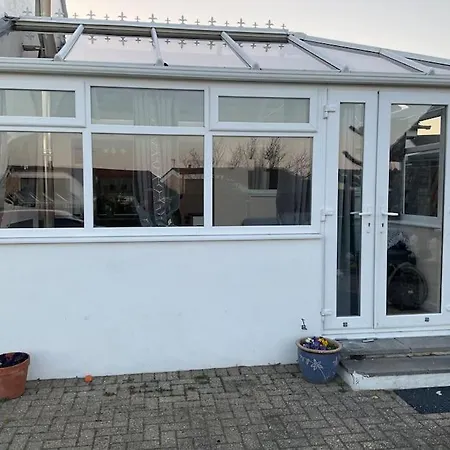 Comfy And Welcoming 2 Bedroom Annex. Apartment
